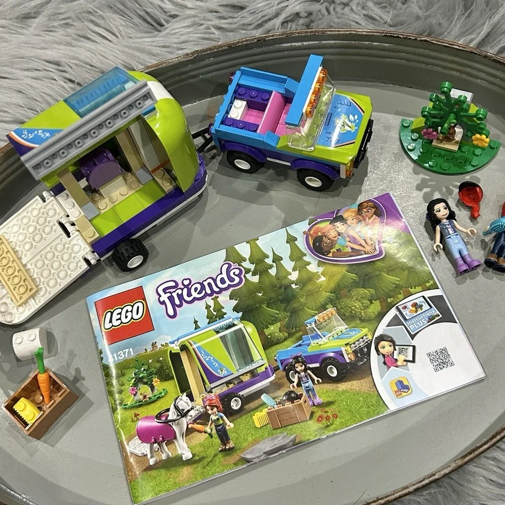 LEGO Friends Mia's‎ Horse Trailer Set 41371 Retired 216 Pieces Complete Set